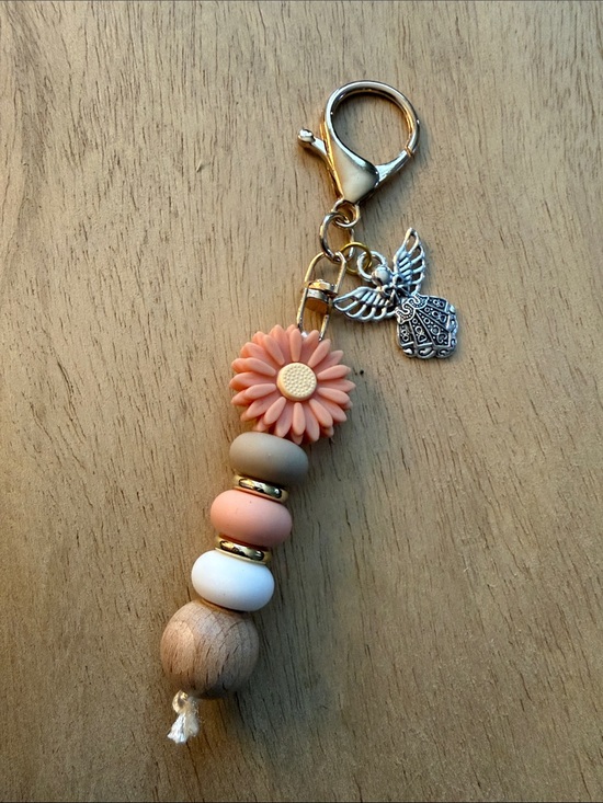Handmade Accessories - Peach Daisy Bead Key & Card Holder Charm